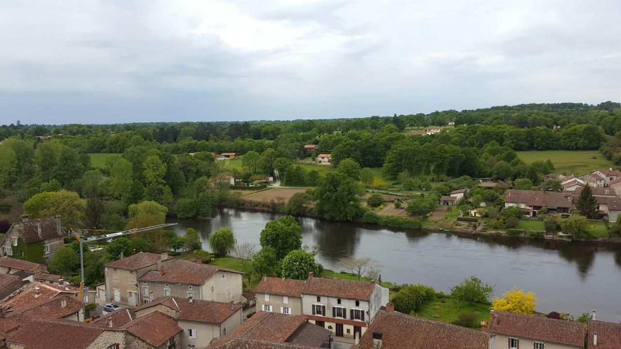 Bed and Breakfast Vingt Grand Rue Champagne-Mouton Zewnętrze zdjęcie