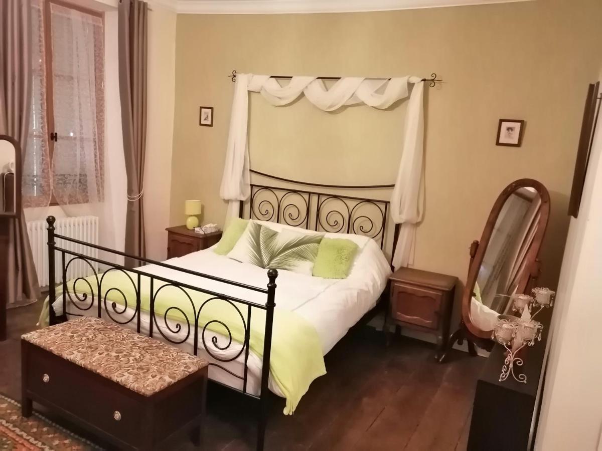 Bed and Breakfast Vingt Grand Rue Champagne-Mouton Zewnętrze zdjęcie